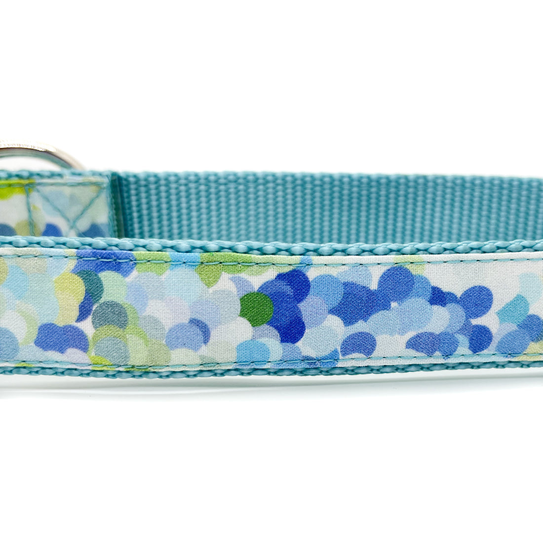 Persnickety Pets: blue raindrops dog collar, detail