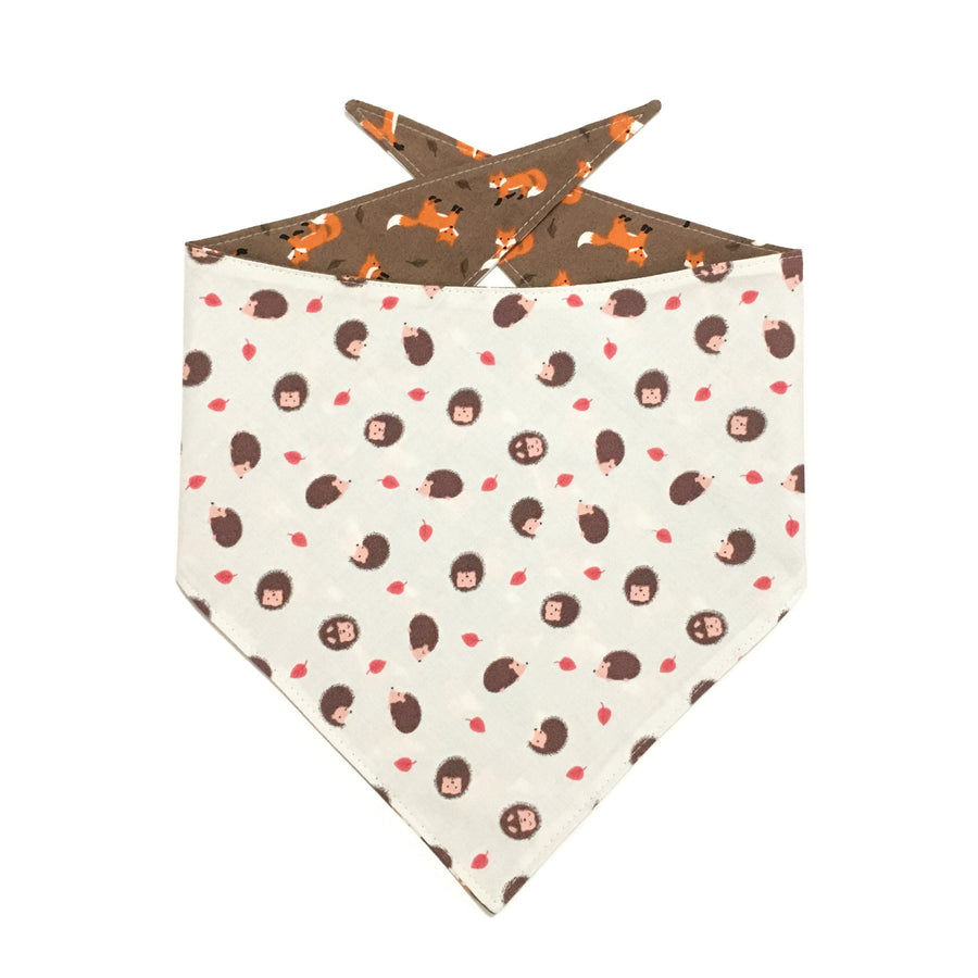 Persnickety Pets: foxes & hedgehogs fall bandana, reverse