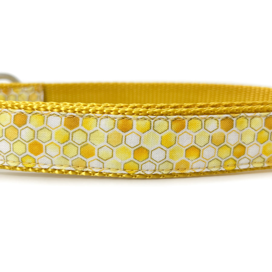 Persnickety Pets: Honeycomb dog collar detail
